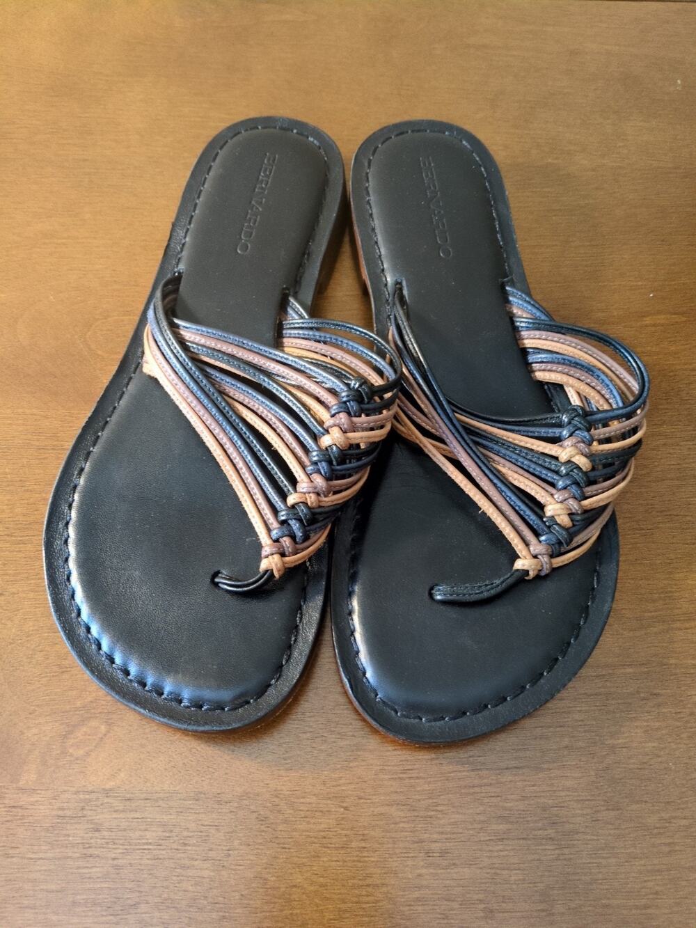 Bernardo Leather Sandals Women’s 9M Black Brown Tan Slip-On Brazil Woven Thong
